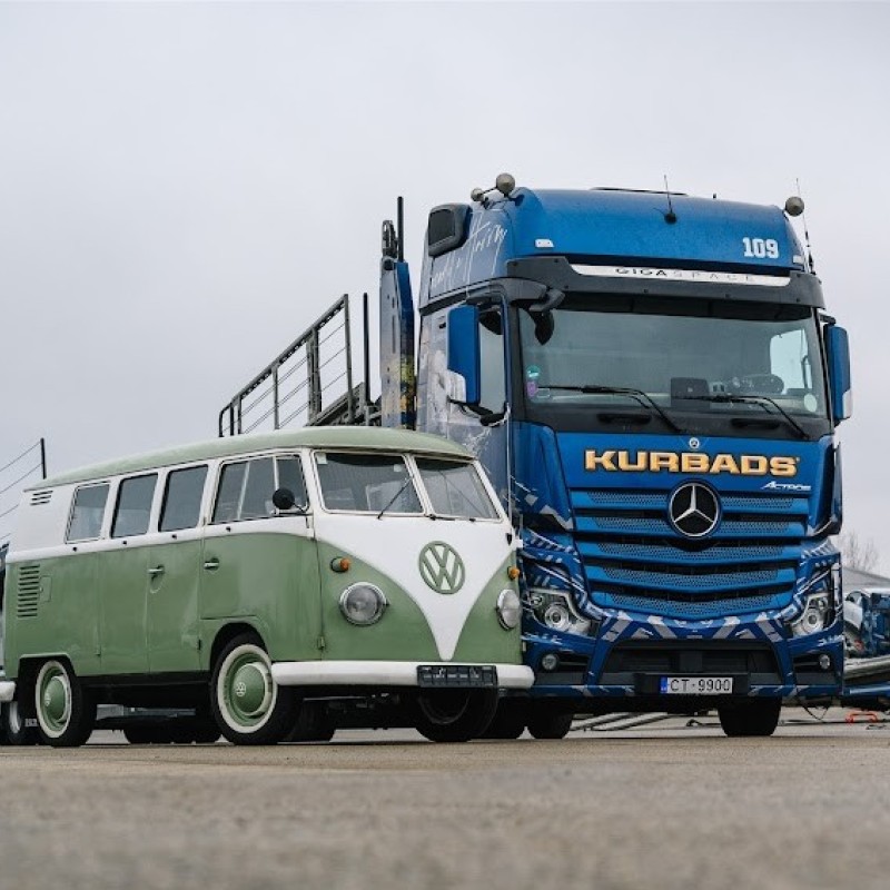 1963 Volkswagen Bus - safely on the road with Kurbads